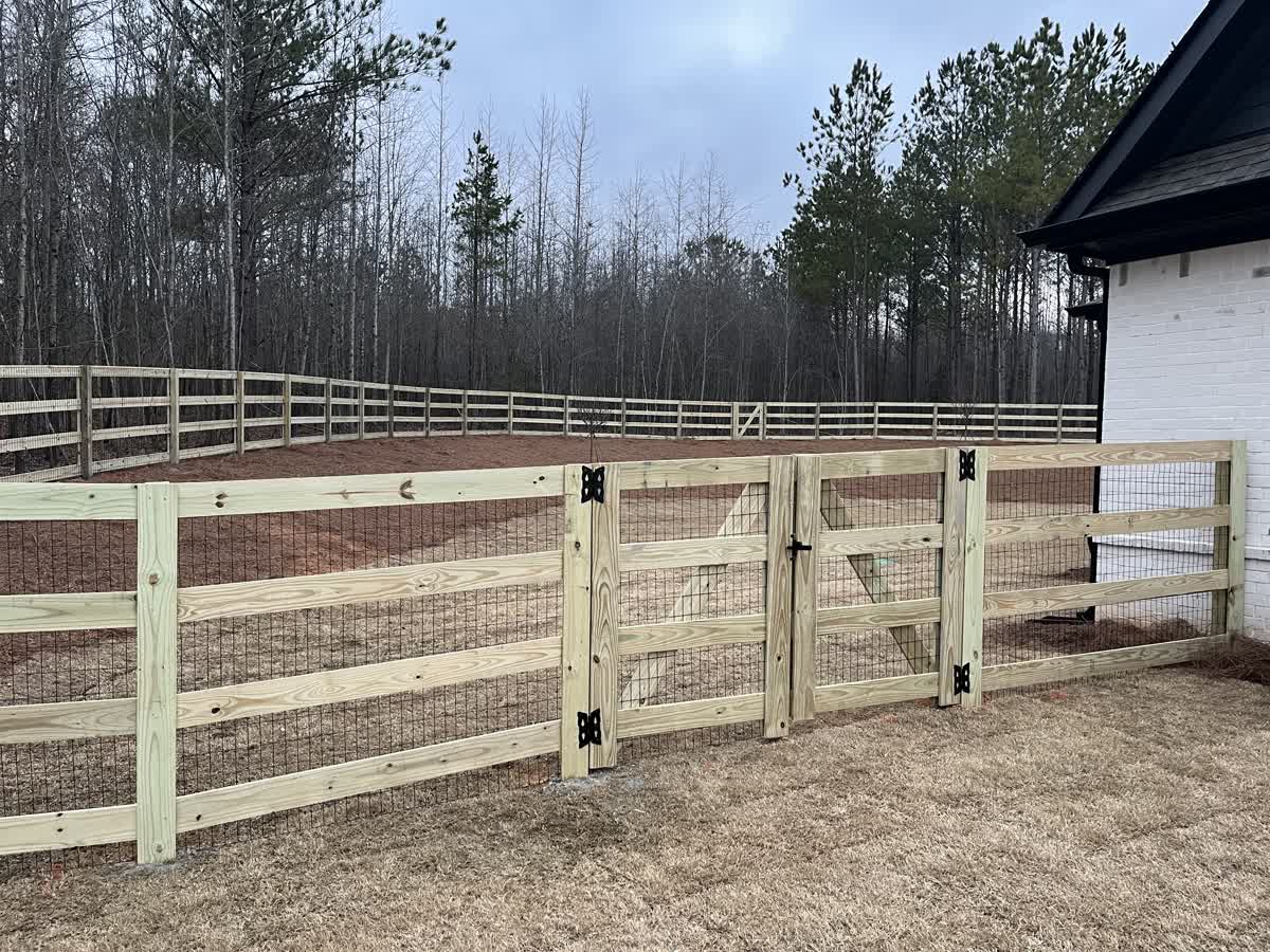 Wood fence installation company in Athens Georgia